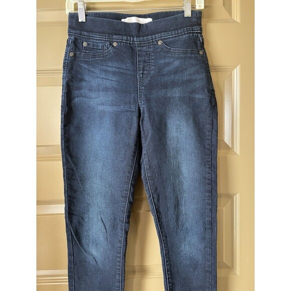 Signature by Levi Strauss & Co. Women's 28 Shaping Pull-On Skinny Jeans - Picture 2 of 8